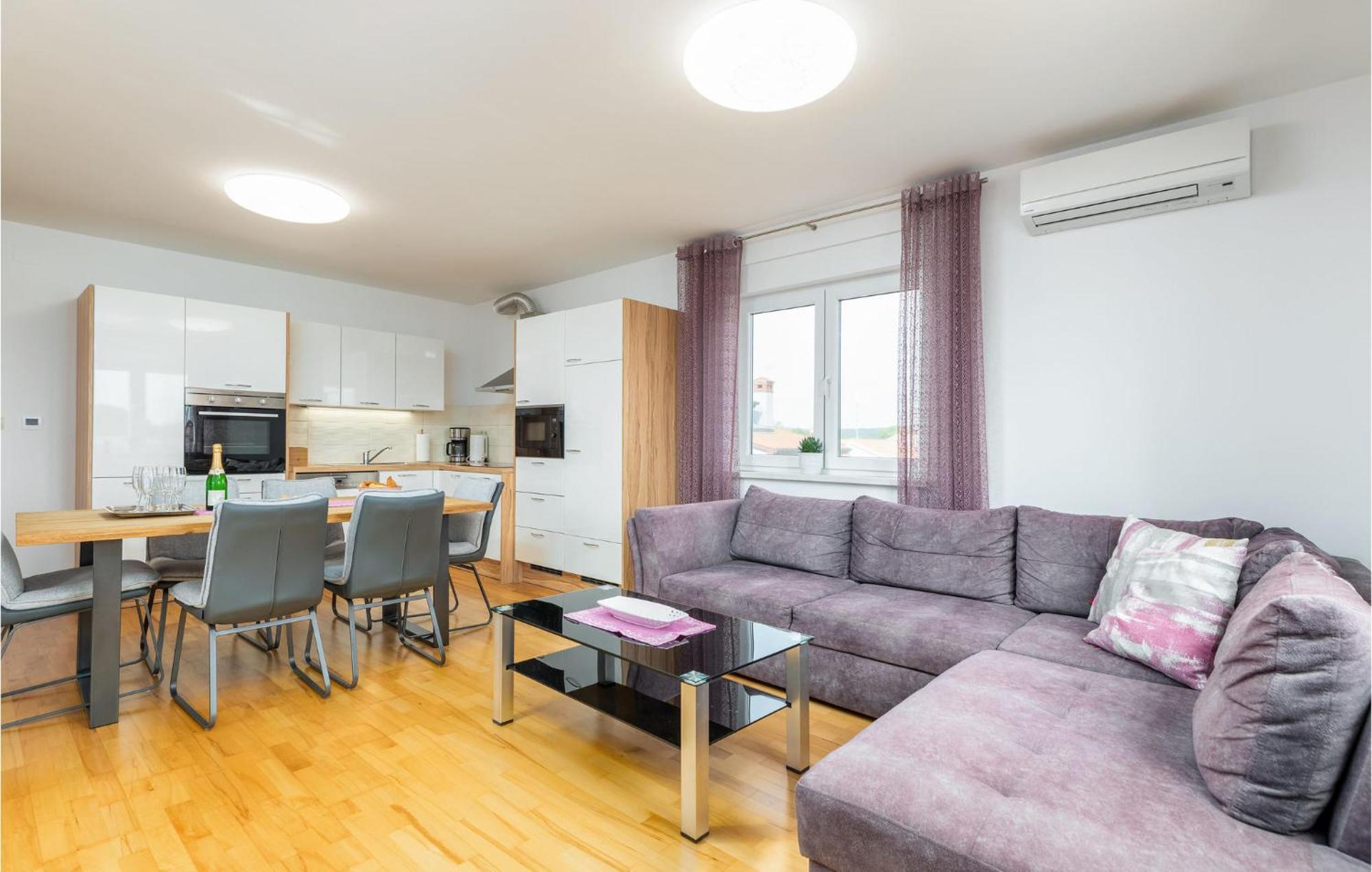 Lovely Apartment In Valbandon With Kitchen Fazana Exterior photo