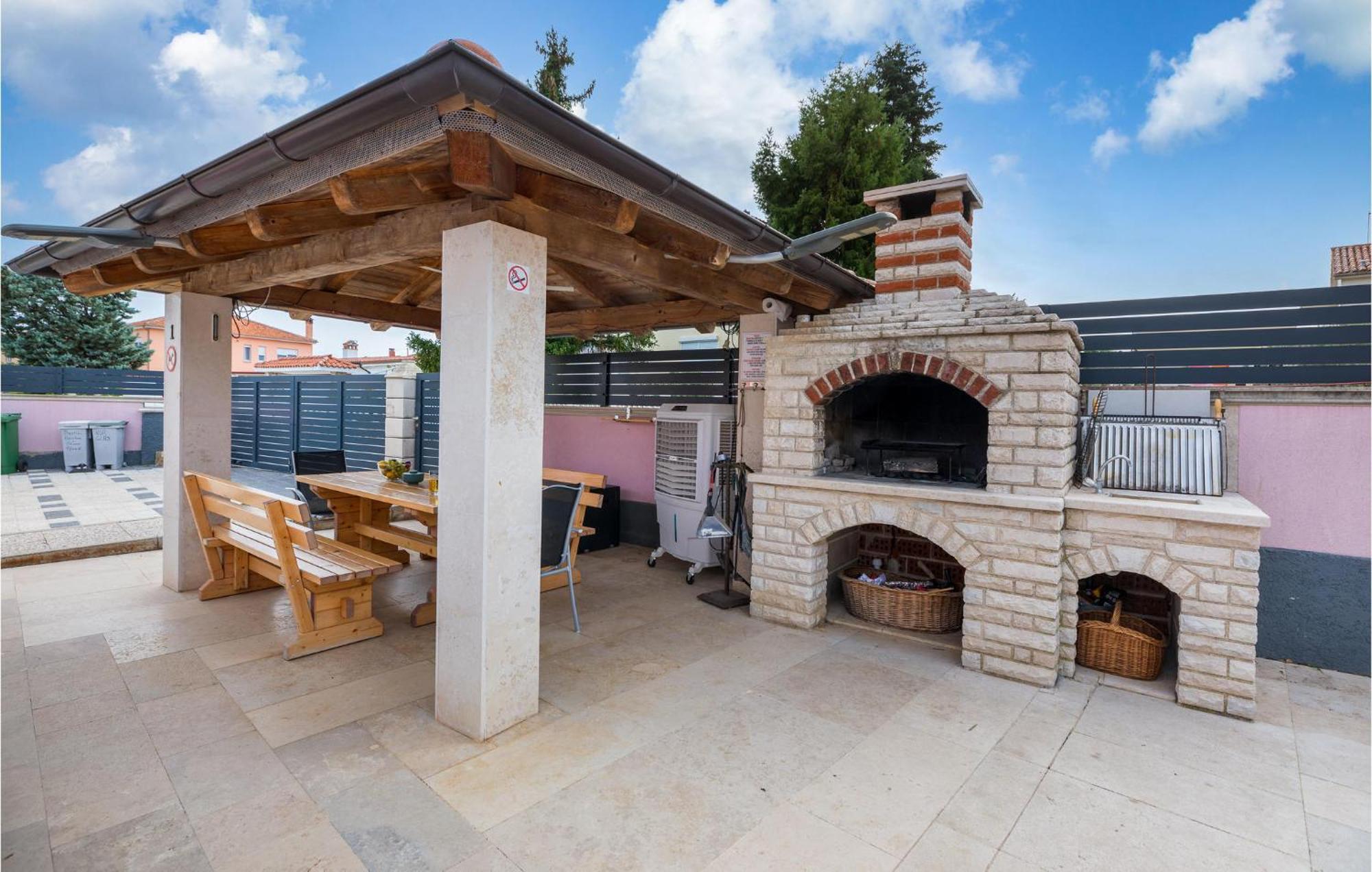 Lovely Apartment In Valbandon With Kitchen Fazana Exterior photo