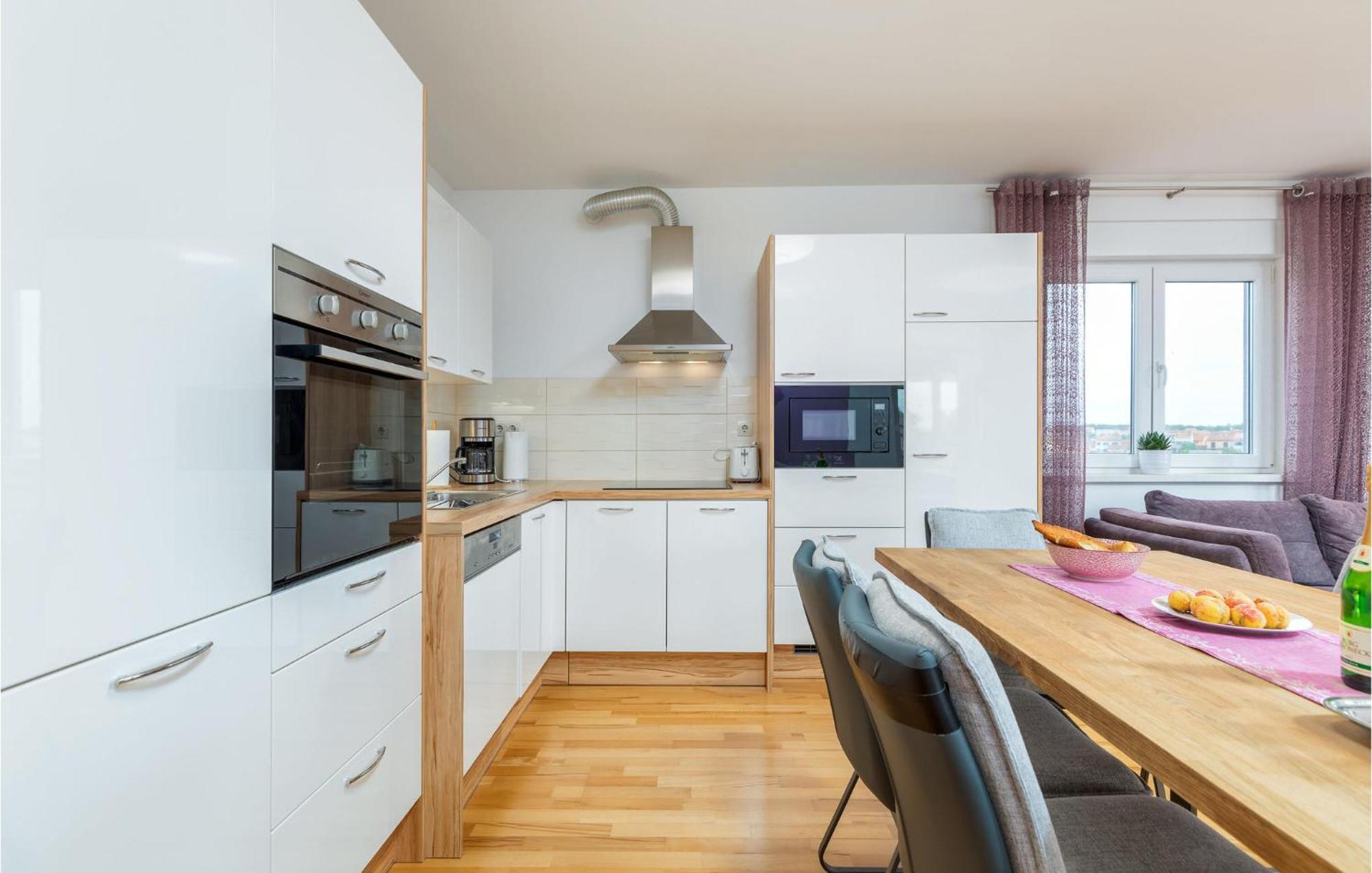Lovely Apartment In Valbandon With Kitchen Fazana Exterior photo